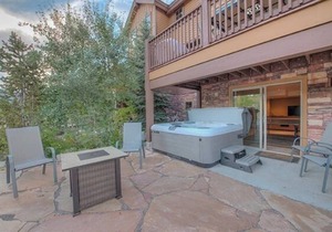 Creekside Breckenridge Gem: Hot Tub and Fire Pit