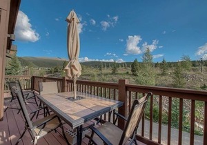 Creekside Breckenridge Gem: Hot Tub and Fire Pit