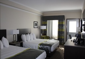 Crossroads Inn & Suites