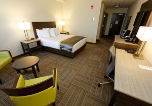 Crossroads Inn & Suites
