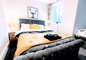 Crystal Suite 2 is located and very short walk to the Fish Quay and the Marina.