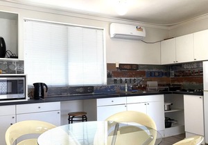 Cute and affordable park side accommodation