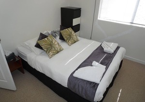 Cute and affordable park side accommodation