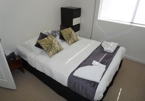 Cute and affordable park side accommodation