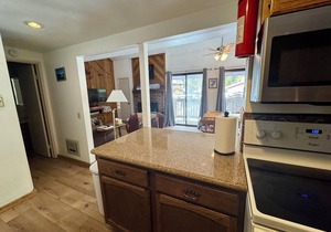 Cute and cozy condo walking distance to the Village Gondola