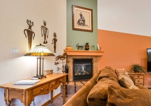 CW415 - Great downtown location with a private hot tub and shared indoor pool