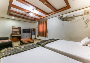 Daejeon Yucheon Full House