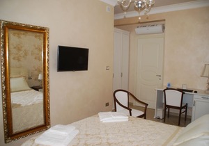 Daphnae House