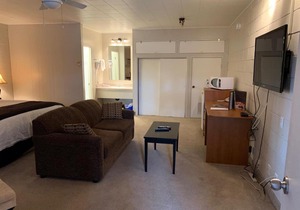 Dauphin Inn Express