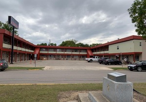 Dauphin Inn Express