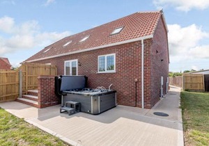 Dawson Park 1 - Uk12660