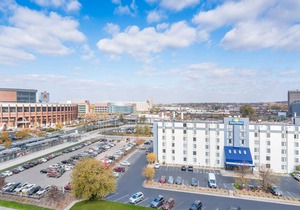Days Hotel by Wyndham University Ave SE