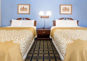 Days Inn by Wyndham Plymouth