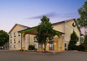 Days Inn by Wyndham Kansas City International Airport