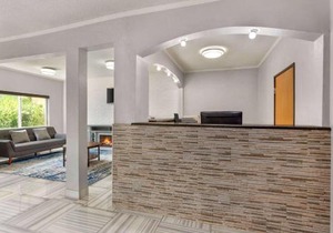Days Inn by Wyndham Kansas City International Airport