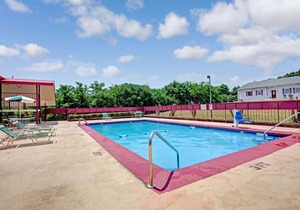Days Inn by Wyndham Knoxville West