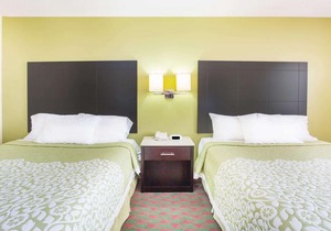 Days Inn by Wyndham Lexington NE