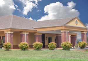Days Inn by Wyndham Moulton