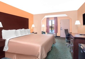 Days Inn by Wyndham Moulton