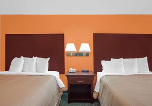 Days Inn by Wyndham Moulton