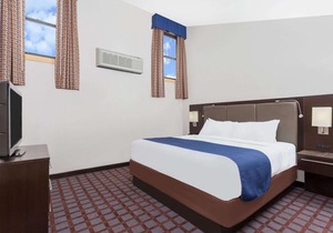 Days Inn by Wyndham Woodbury Long Island