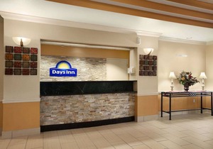 Days Inn & Suites by Wyndham Cedar Rapids