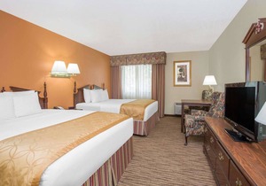 Days Inn & Suites by Wyndham Red Rock-Gallup