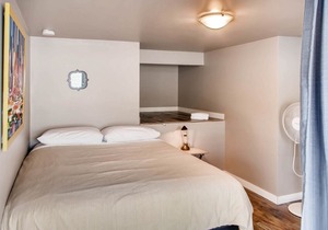 Delightful Lakeside Cabin with Great Access to Swimming & Private Beach