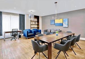 Delta Hotels by Marriott Edmonton Centre Suites
