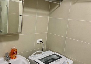 Deluxe 1BR with balcony facing Taal. Free parking
