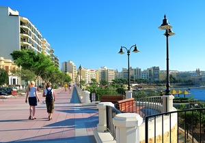 Deluxe 2BR Apartment in central St Julians