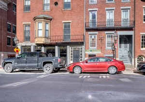 Deluxe Beacon Hill 2BR w/W/D, nr Boston Common, by Blueground