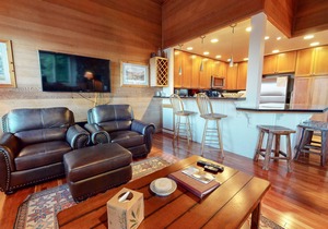 Deluxe Mountain Townhome, 2 Master Suites. Large Private Deck & Washer/Dryer