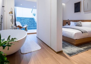 Deluxe Room with Moutian View