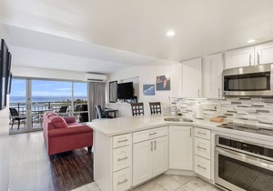 Deluxe Waikiki Ocean Front Suite - Ilikai