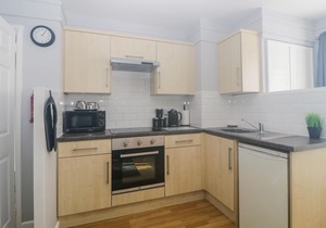 DEVON SEASIDE APARTMENT, family friendly, with pool in Paignton