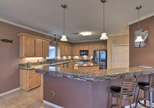 Dickinson Home w/PatioGrill - Galveston