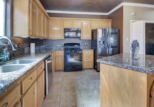 Dickinson Home w/PatioGrill - Galveston