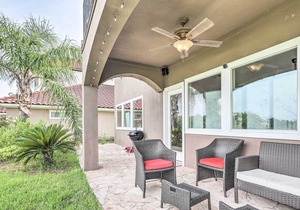 Dickinson Home w/Patio+Grill - Near Galveston