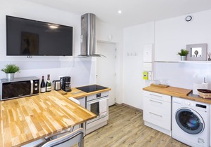 Discover Our Beautiful Apartment with Private Parking in the Heart of Reims