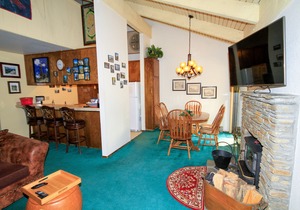 Discovery 4 #150, Loft