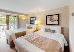 Dog-friendly, lakefront studio w/ shared dock, sports courts & game room