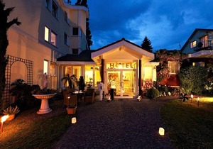 Doppelzimmer im Stamm- oder Haupthaus, teilweise mit Balkon