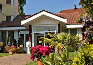Doppelzimmer im Stamm- oder Haupthaus, teilweise mit Balkon