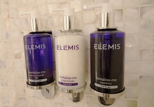 Dorsett Room with queen bed - Free Wifi+Pool+Gym