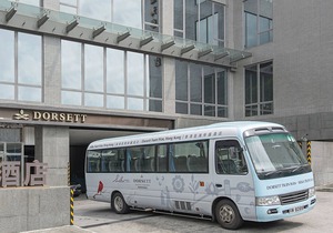 Dorsett Room with queen bed - Free Wifi+Pool+Gym