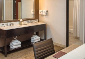 DoubleTree by Hilton Hotel Bend 1 King/2 Queen Beds Family Suite