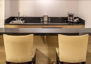 DoubleTree by Hilton Hotel Bend 1 King Bed Suite