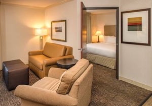 DoubleTree by Hilton Hotel Bend 1 King Bed Suite