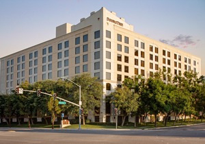 DoubleTree by Hilton Santa Ana - Orange County Airport